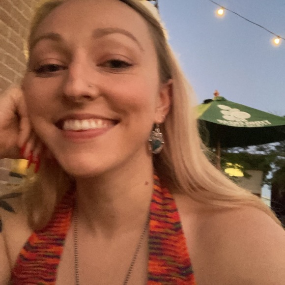 Meet your Posher, Chrisden - Picture 1 of 1